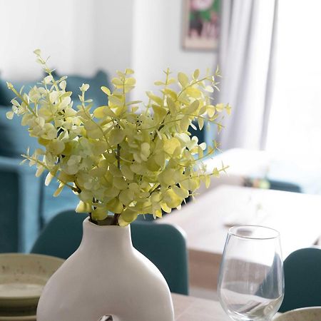 Modern Spacious Apartment Located In Пирея Екстериор снимка