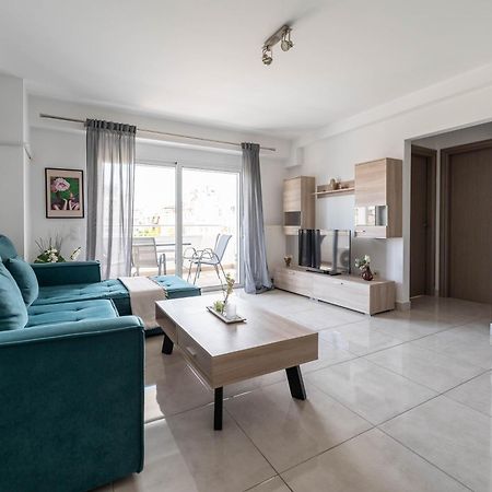 Modern Spacious Apartment Located In Пирея Екстериор снимка