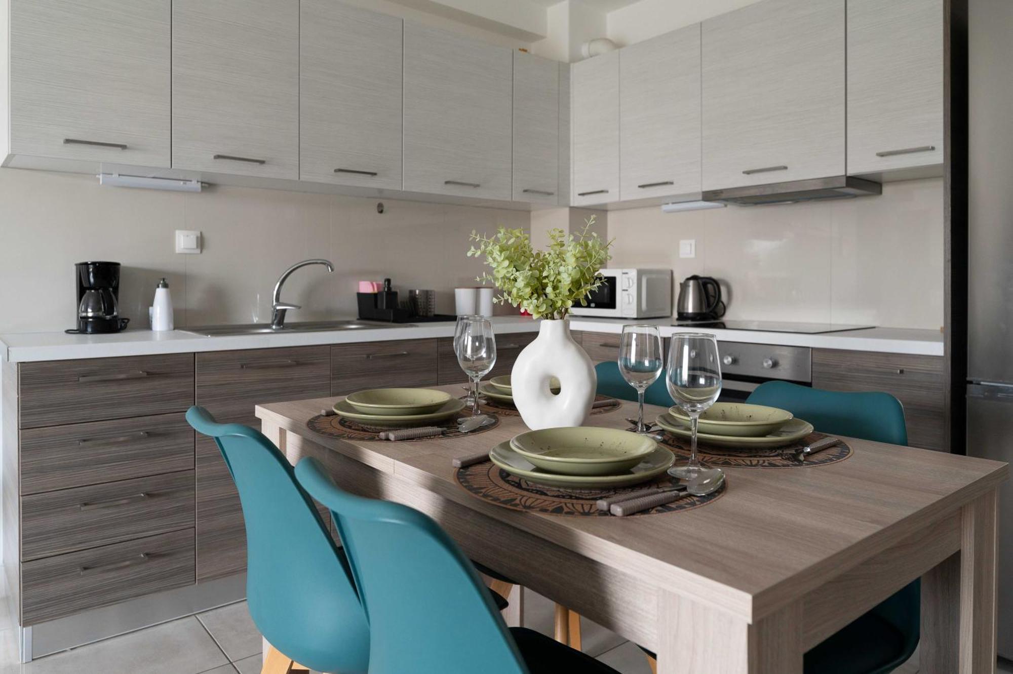 Modern Spacious Apartment Located In Пирея Екстериор снимка